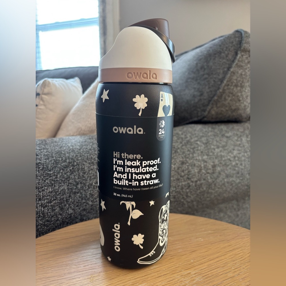 Owala UO Exclusive FreeSip 32 oz “Good Luck” Water Bottle NEW